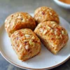 Bake protein rolls from red lentils